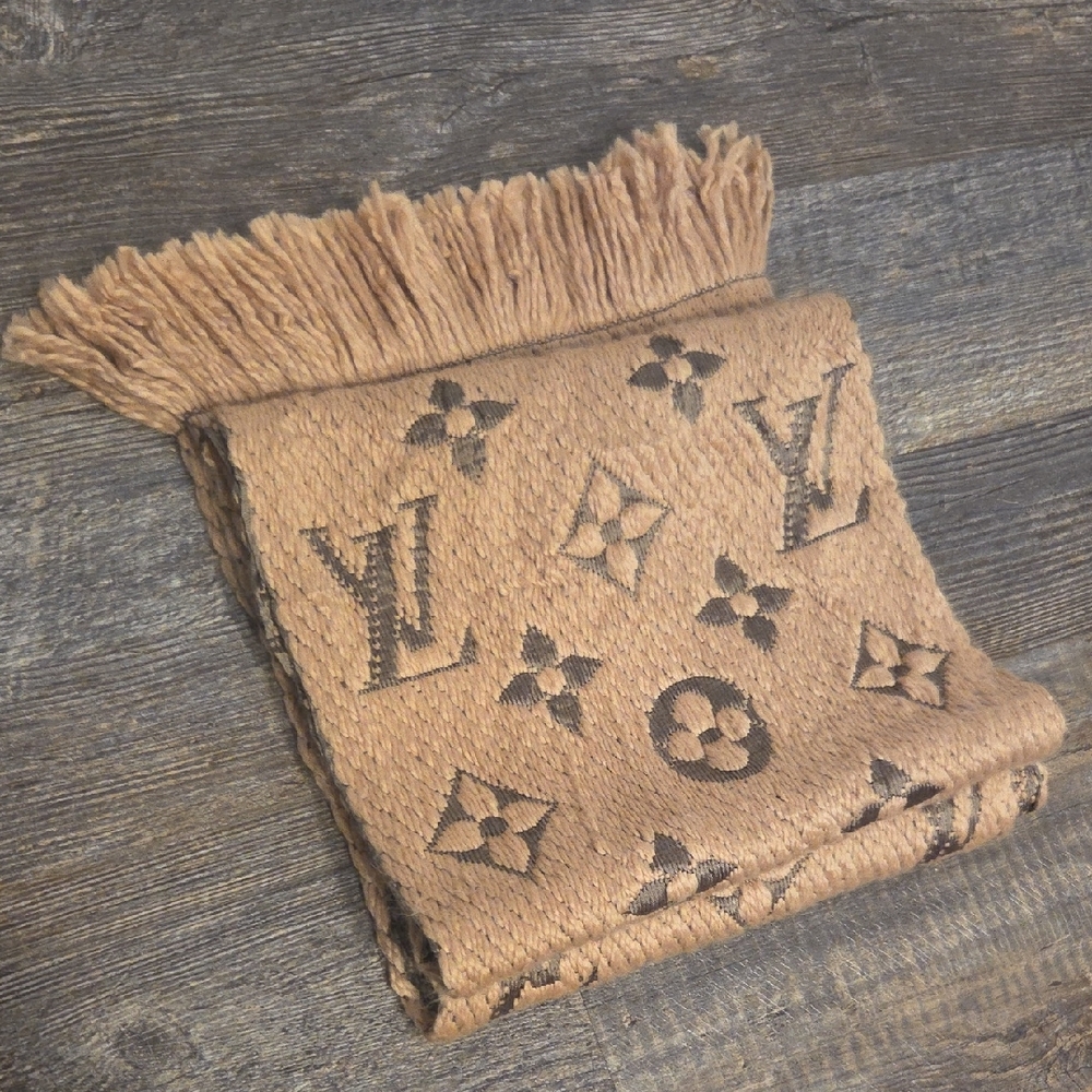 LOUIS VUITTON LV Beige Neutral Logomania Shine Monogram Scarf Tan Grey Wool Silk - Picture 5 of 16